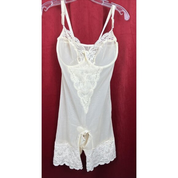 Olga 42160 36 D Nude Nylon Compression Pinup Vargas bodysuit long line girdle